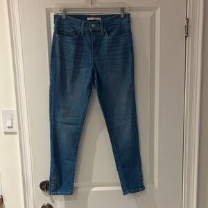 BRAND NEW Levi’s Women’s 311 Shaping Skinny BRAND NEW never worn size 27